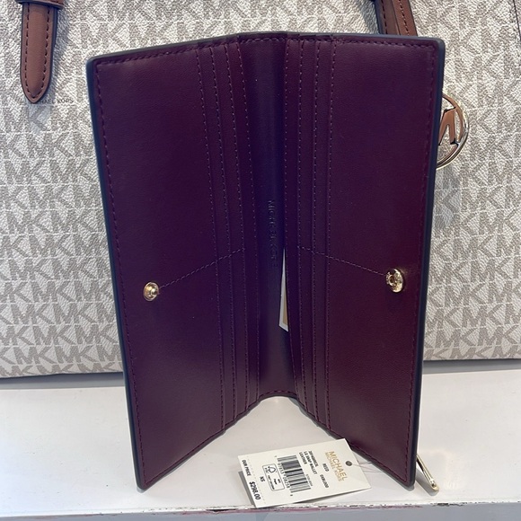 Michael Kors Reed Large Bifold Pebbled Leather Snap Wallet Card Case
Oxblood - Picture 6 of 16